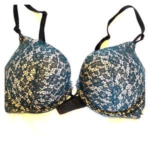 Victoria’s Secret Very Sexy Plunge Bra